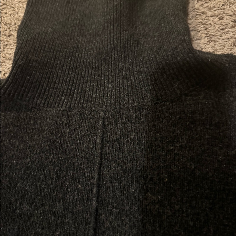 Cozy Basic Knoblack Turtleneck Sweater - image 4